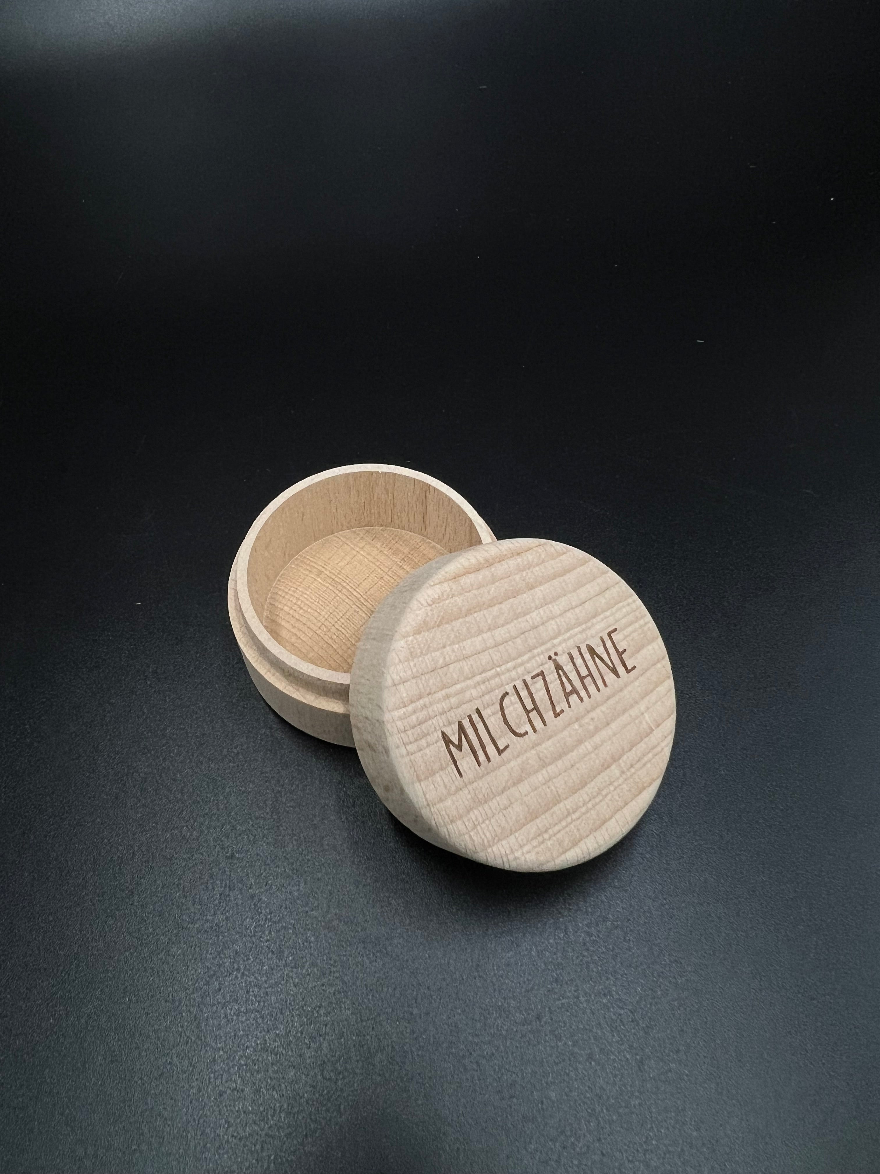 Milchzahn-Dose aus Holz
