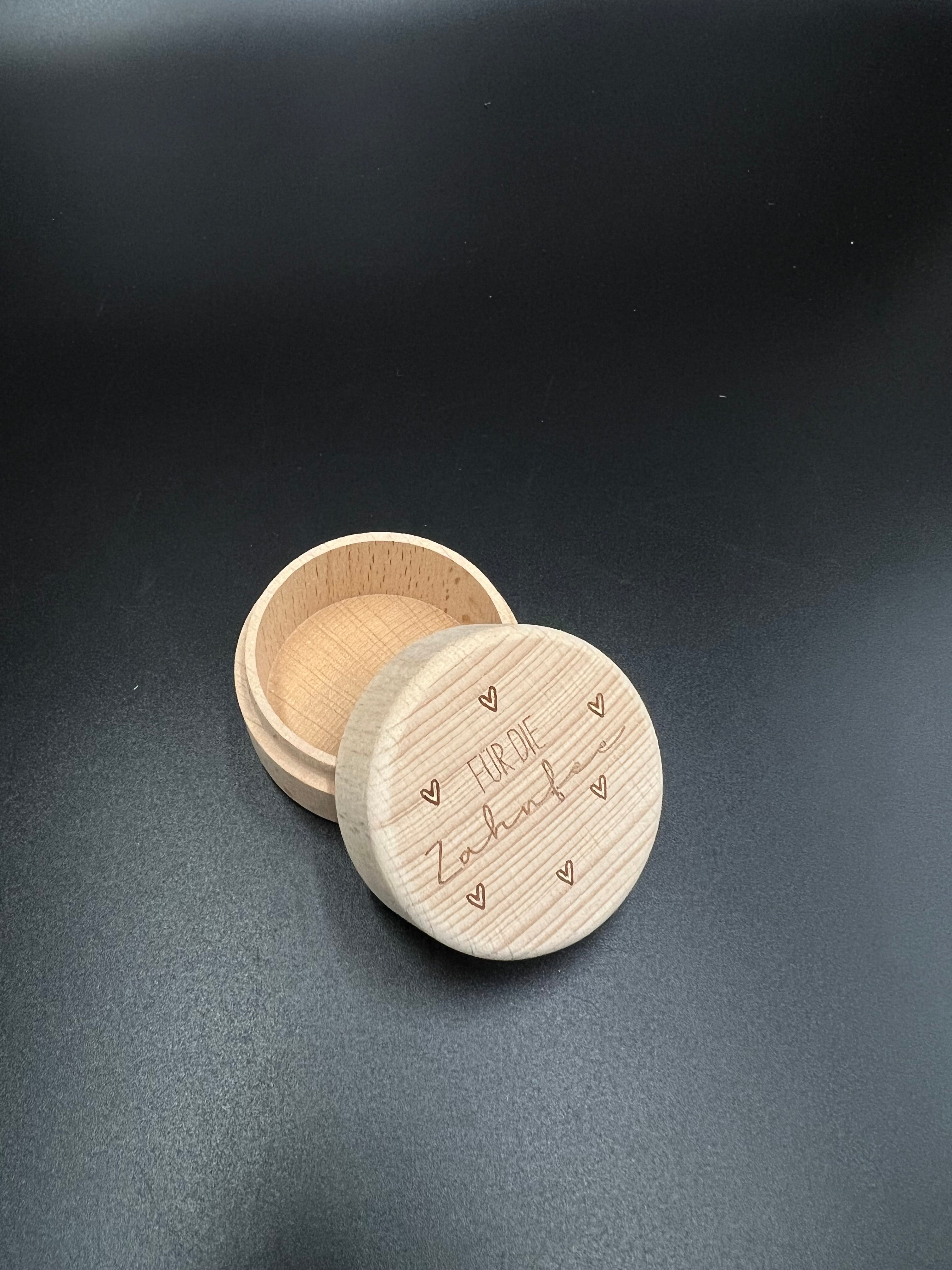 Milchzahn-Dose aus Holz